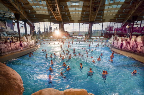 Badespass im Wellenbad Rulantica beim Ferienhaus Wellenbad