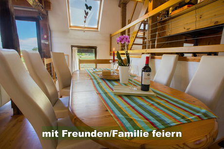 Großer Essbereich für Familien und Gruppen im Ferienhaus Im Birkenweg